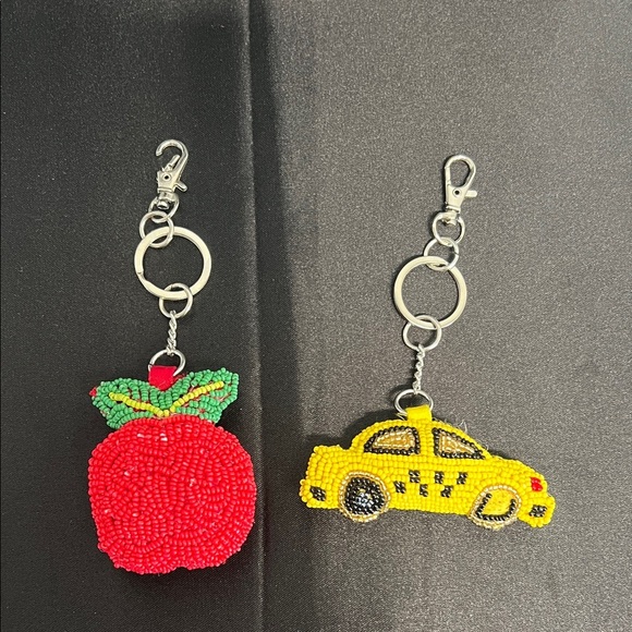 From India To You | Beaded NY Skyline Shoulder Bag w/ 2 Bag Charms 🍎🚕 - Picture 4 of 15